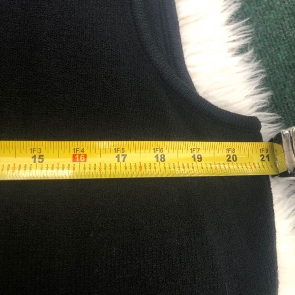 St. John Basics Shoulder Zip Sleeveless Top - Picture 11 of 15